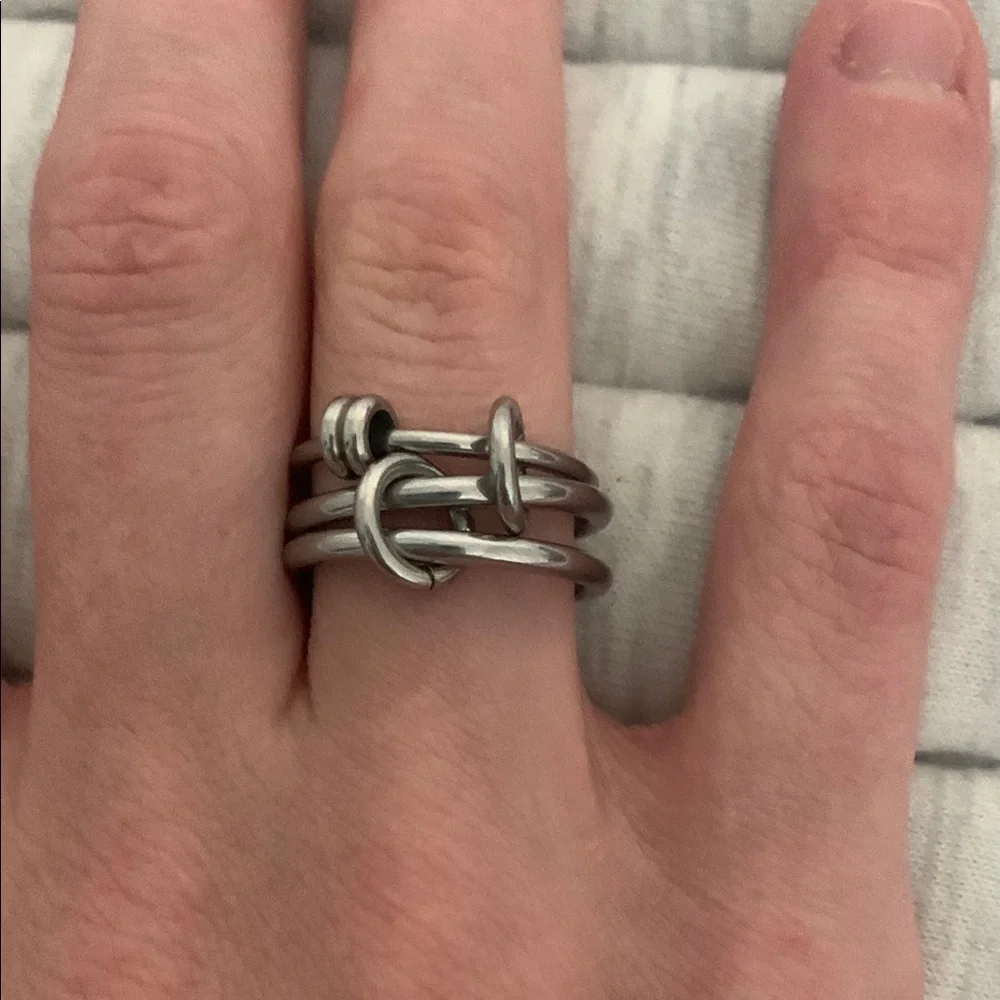 Silver rings - Picture 4 of 6